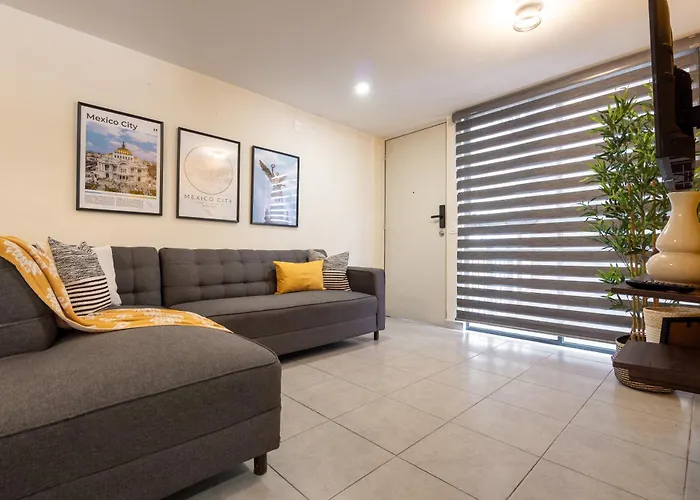 Apto A Pasos Del Gnp Y Aeropuerto Apartment *